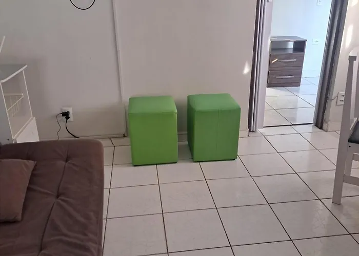 Apto 1 Quarto, Centro De Bombinhas, 130 Metros Da Praia.